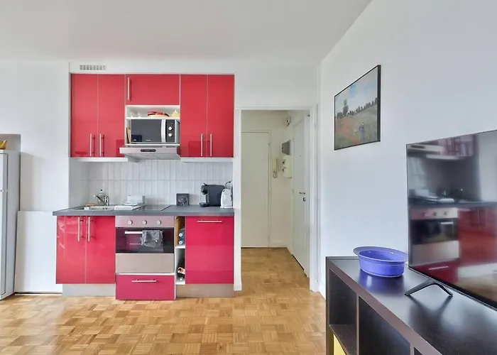 Charming Apartment 3 Minutes From Metro Station 10